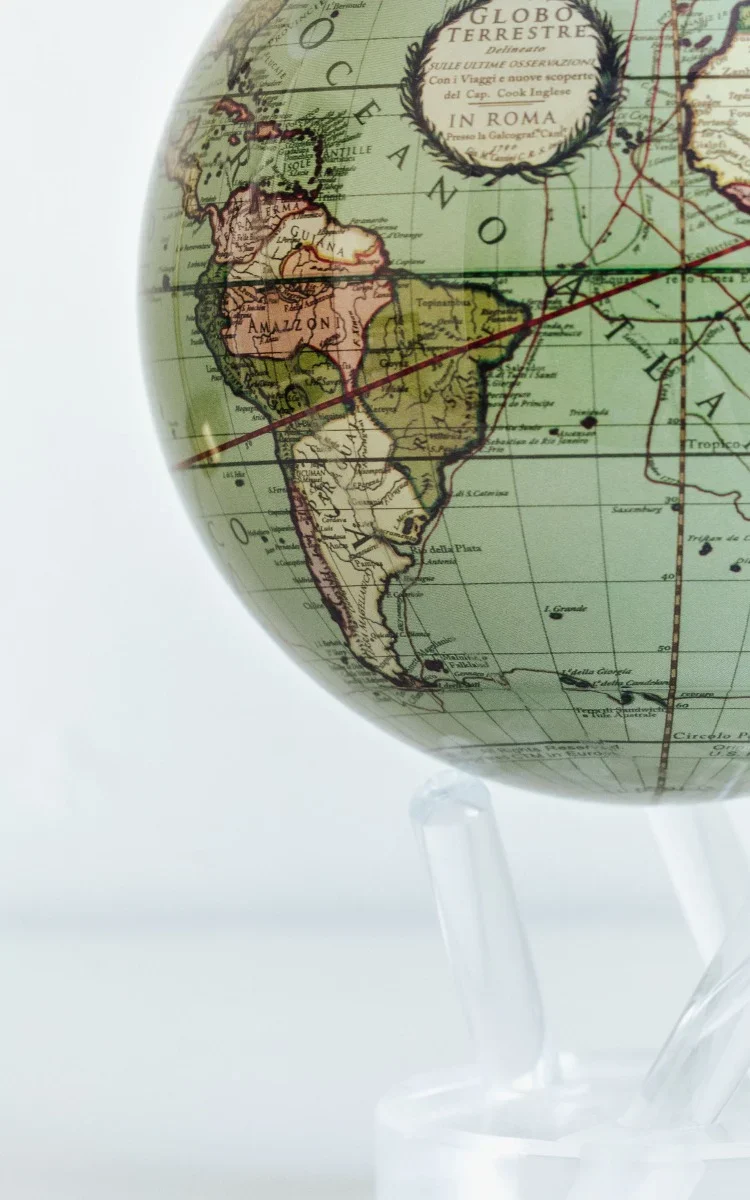 ANTIQUE GREEN GLOBE WITH CRYSTAL BASE - Image 2