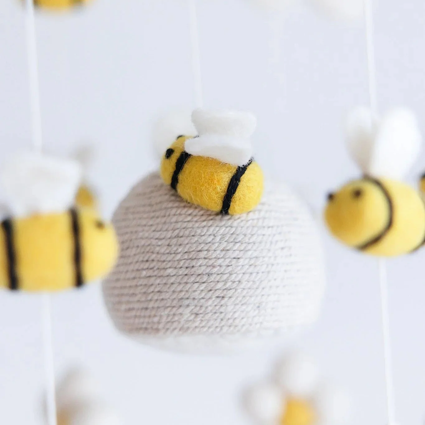 BEE AND FLOWER MOBILE - Image 3