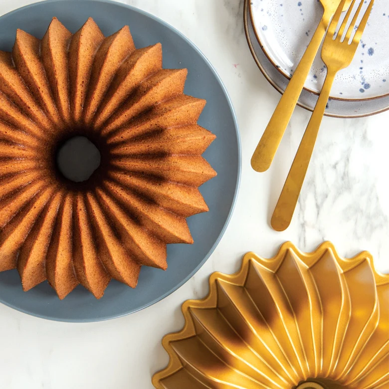 BRILLIANCE BUNDT BAKING PAN - Image 4