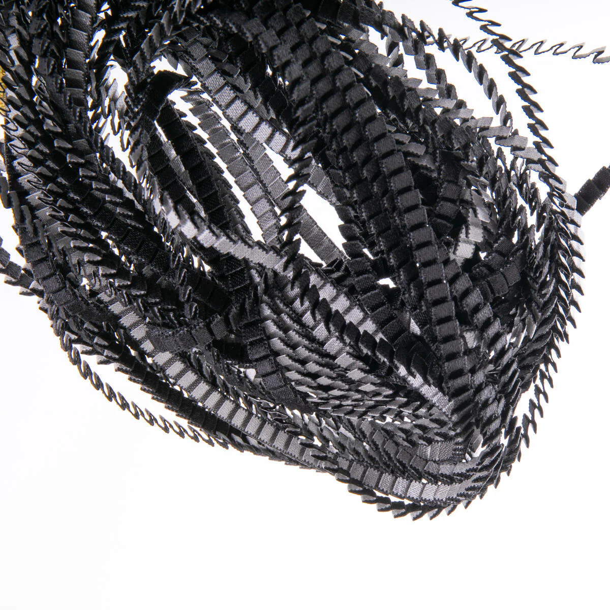 PLEATED RIBBON NECKLACE - Image 2