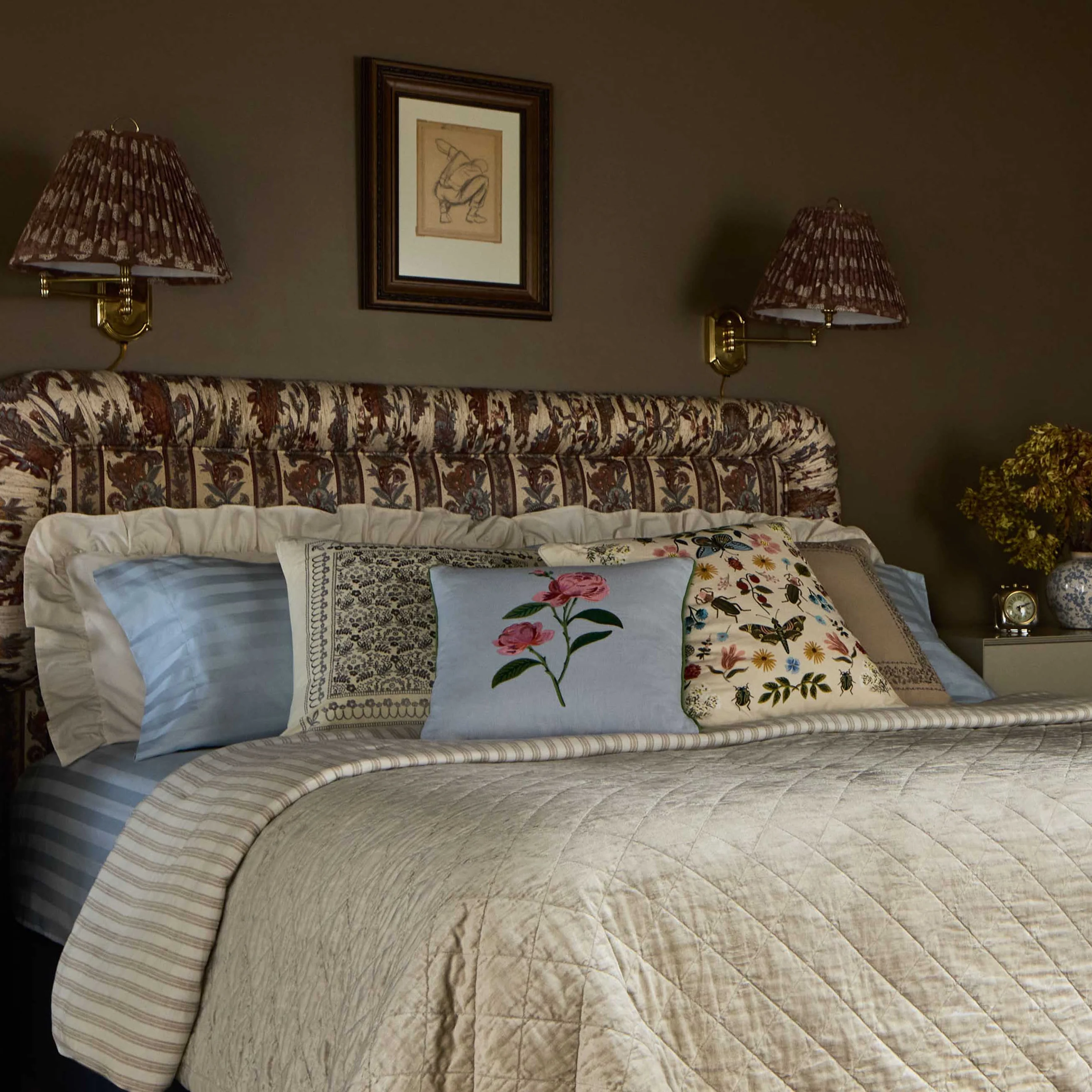 GARDEN ROSE EMBROIDERED PILLOW - Image 4