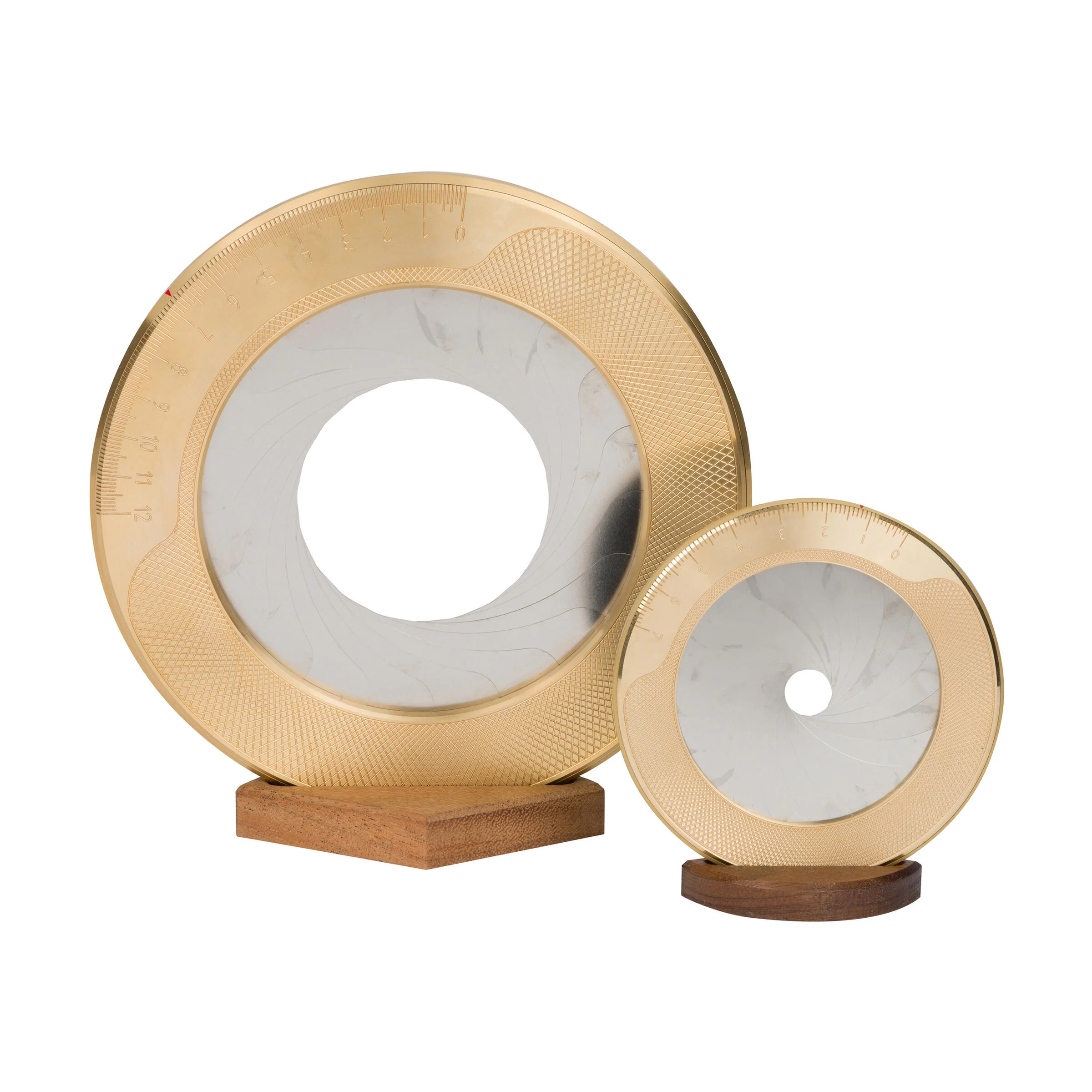BRASS IRIS DRAWING TOOL