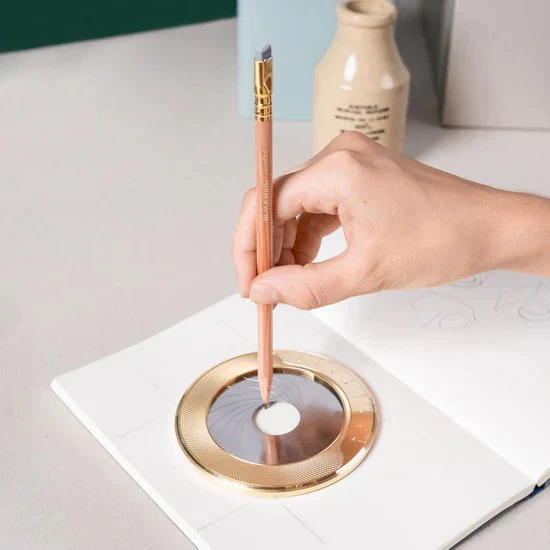 BRASS IRIS DRAWING TOOL - Image 5