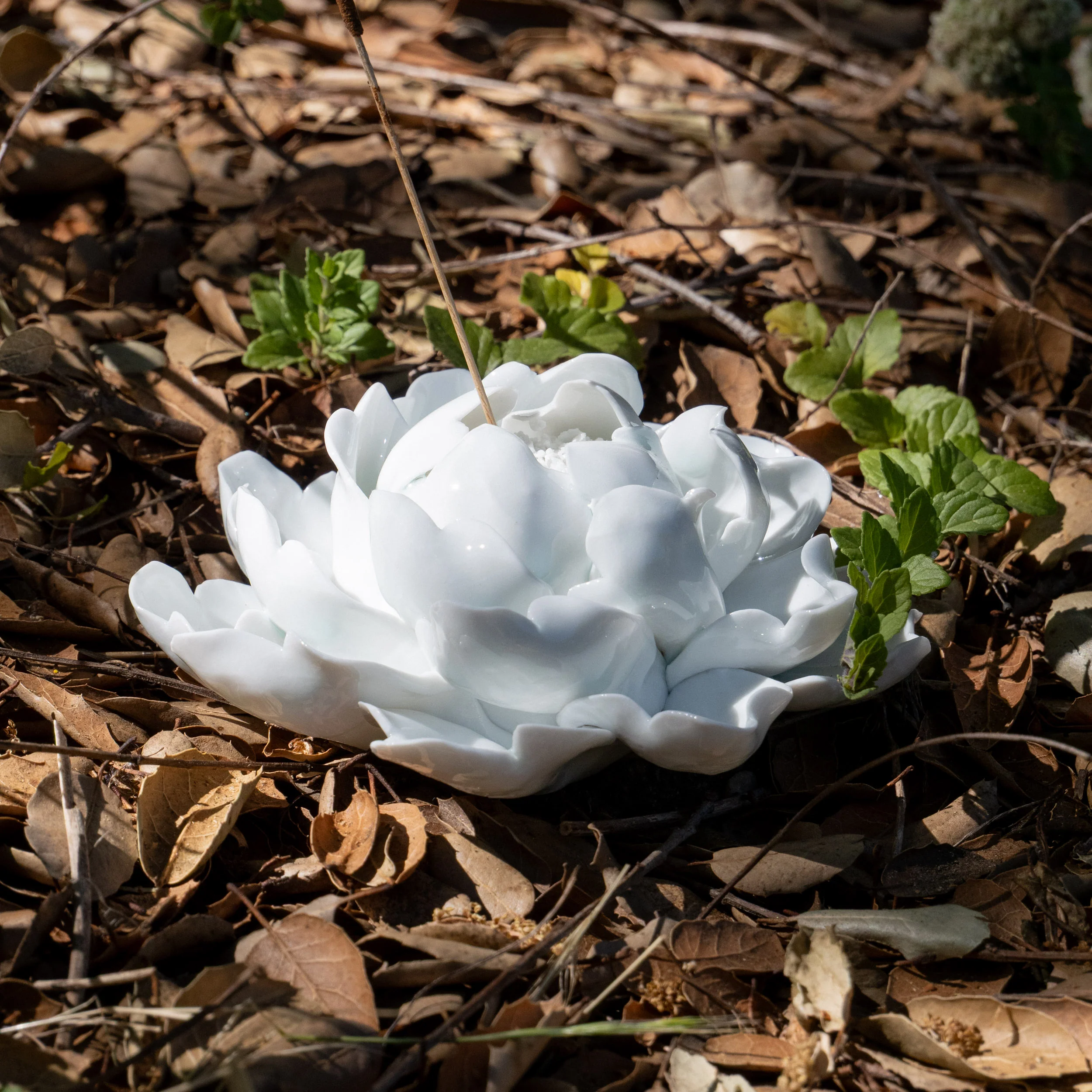 PEONY FLOWER INCENSE STAND - Image 3