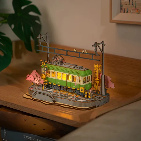 SAKURA TRAM MODEL KIT - Image 2