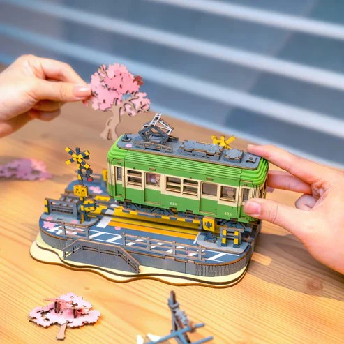 SAKURA TRAM MODEL KIT - Image 4