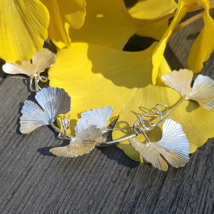 SILVER GINKGO NECKLACE - Image 3