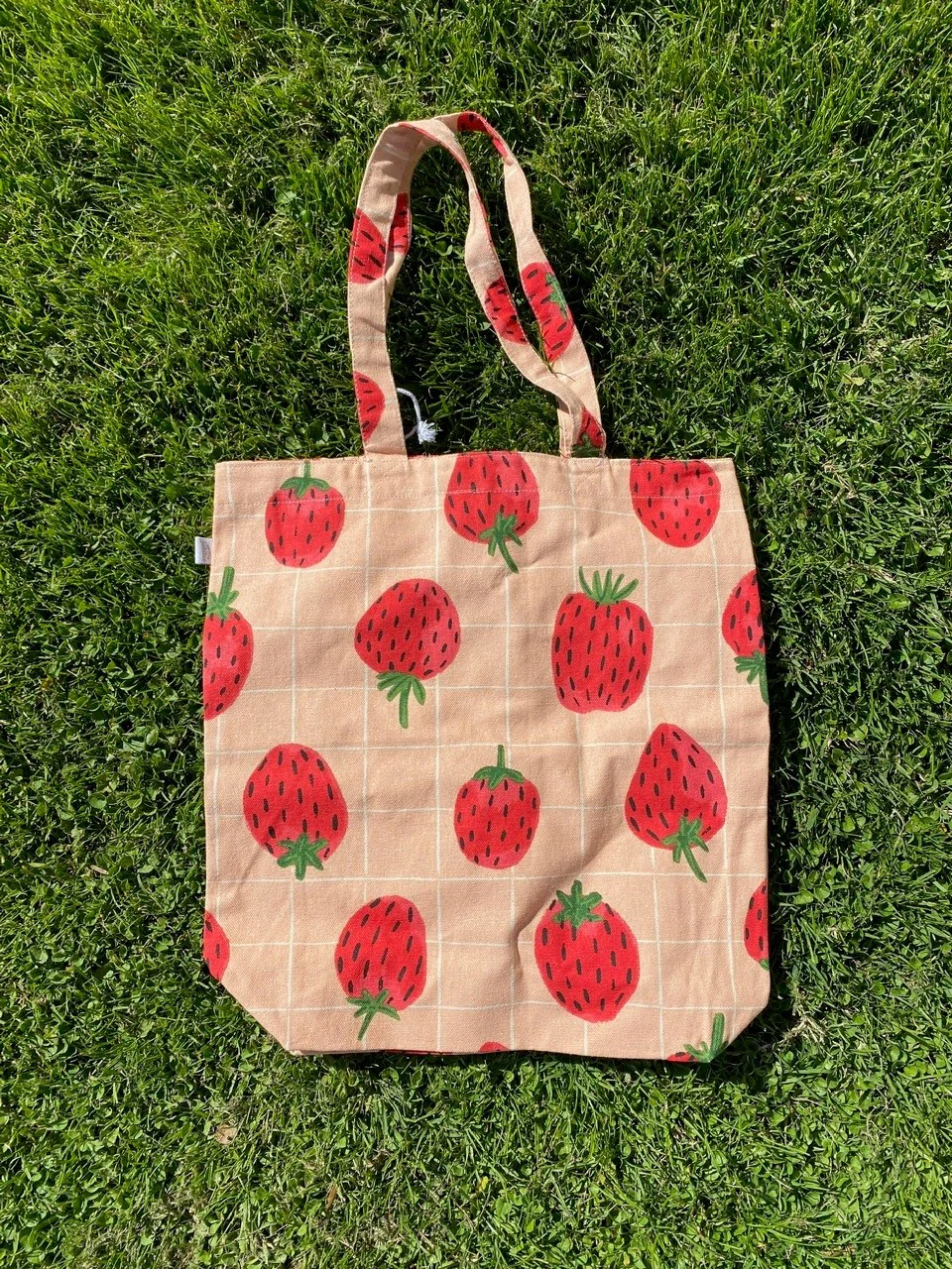 STRAWBERRY TOTE BAG - Image 2