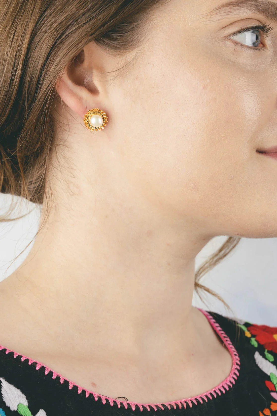 SUNFLOWER PEARL STUD EARRINGS - Image 2