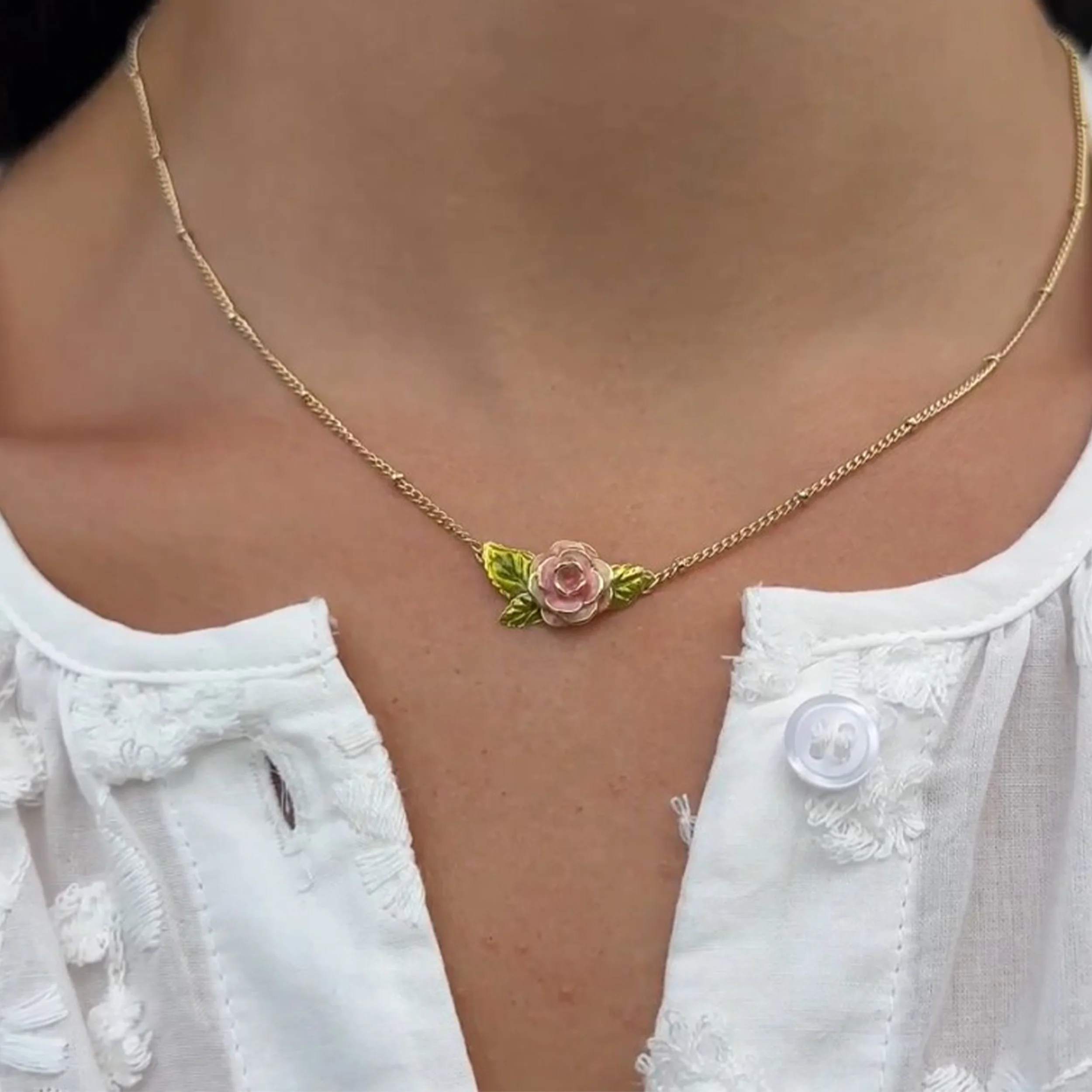 VINTAGE ROSE NECKLACE - Image 2